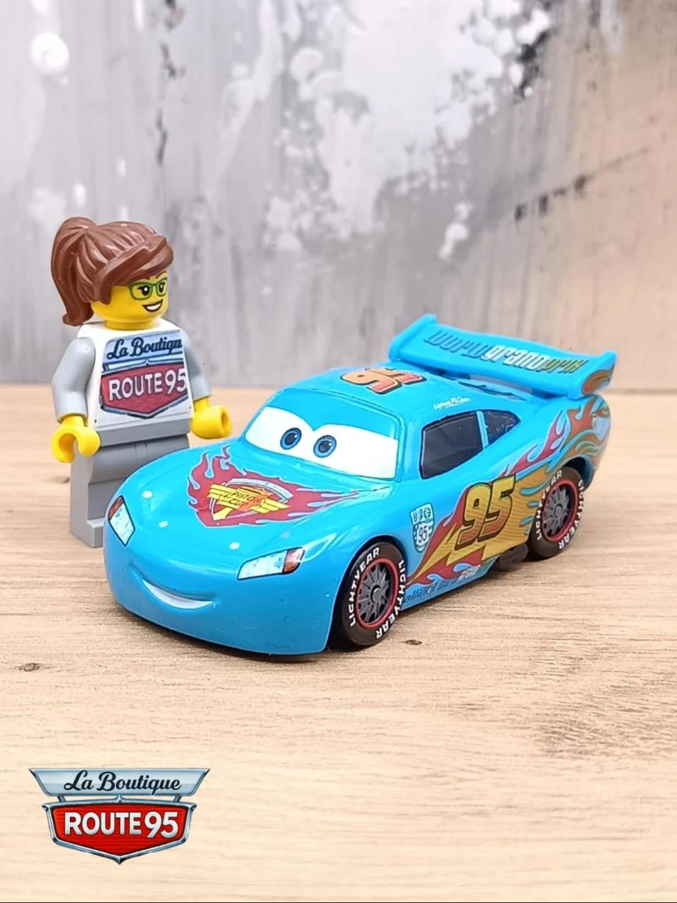 Voiture Cars Flash McQueen - Jouet neuf (CDS07)
